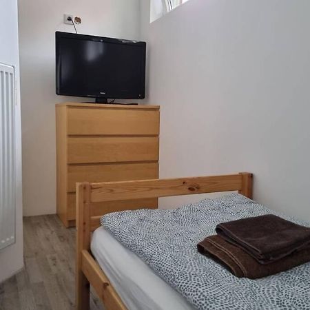 Ferienwohnung/Monteurwohnung Alte Garage Ahnatal Dış mekan fotoğraf
