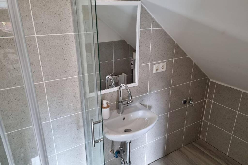 Ferienwohnung/Monteurwohnung Alte Garage Ahnatal Dış mekan fotoğraf